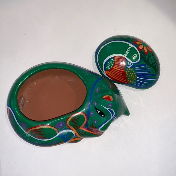 Talavera style cat trinket box. Vibrant colours with flowers and bird. - Picture 3 of 8